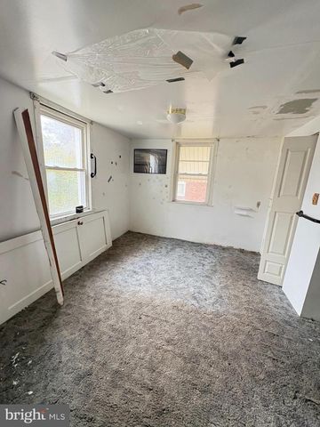 125 S GOVERNOR PRINTZ BLVD, Essington, PA 19029