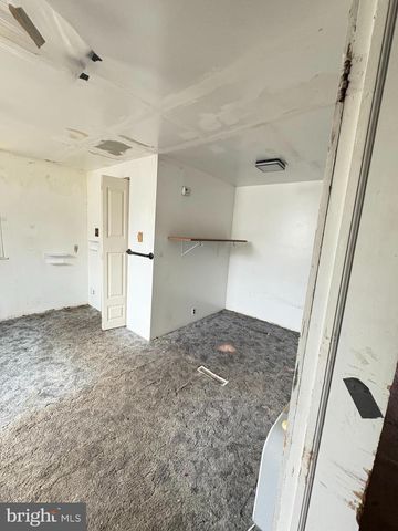 125 S GOVERNOR PRINTZ BLVD, Essington, PA 19029