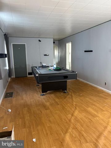 125 S GOVERNOR PRINTZ BLVD, Essington, PA 19029