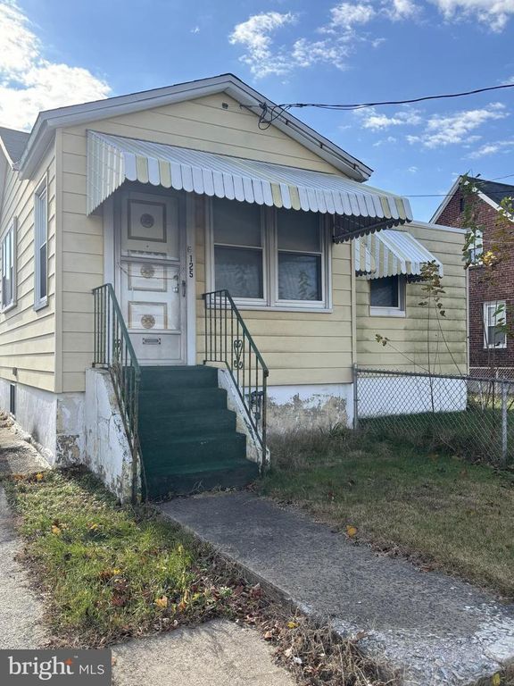 125 S GOVERNOR PRINTZ BLVD, Essington, PA 19029