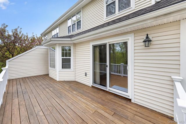 117 Winding Ridge Road, White Plains, NY 10603