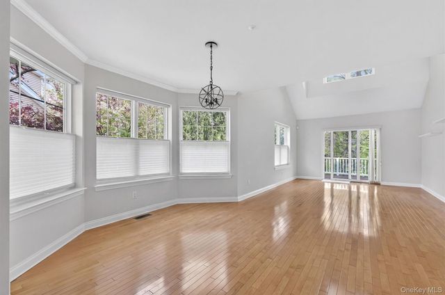 117 Winding Ridge Road, White Plains, NY 10603