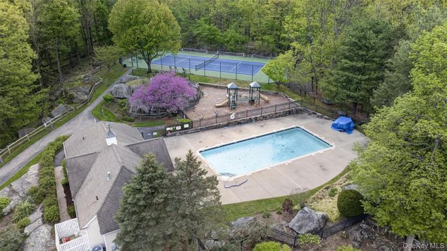 117 Winding Ridge Road, White Plains, NY 10603