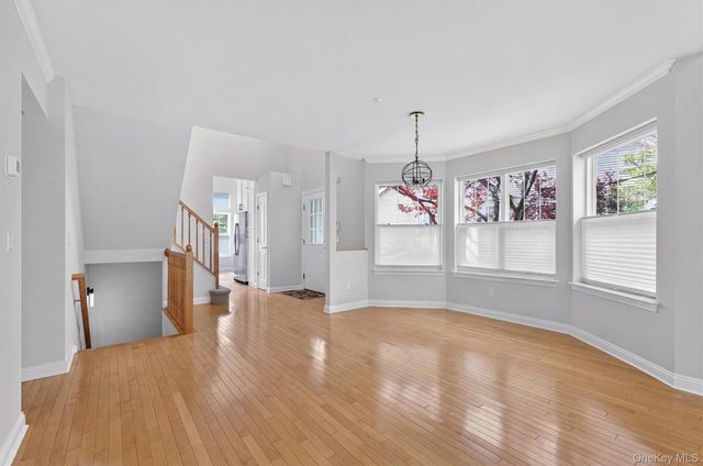 117 Winding Ridge Road, White Plains, NY 10603