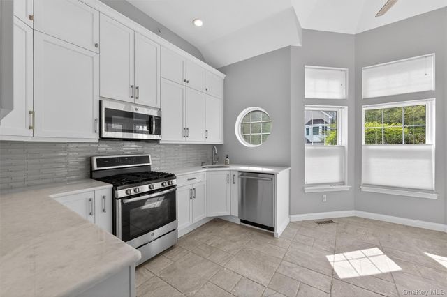 117 Winding Ridge Road, White Plains, NY 10603