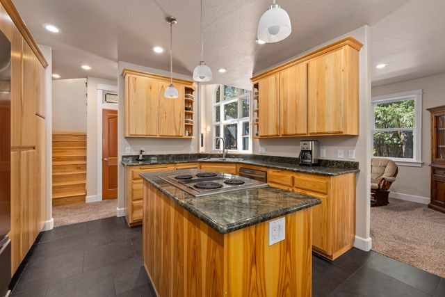 3380 Riverbanks Road, Grants Pass, OR 97527