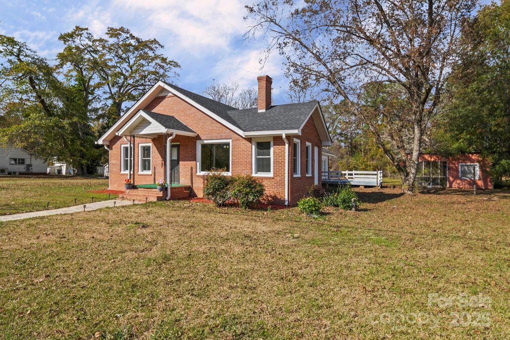 1709 Nc 109 Highway N, Wadesboro, NC 28170