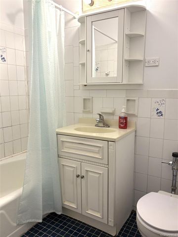 41-31 51st Street 6M, Woodside, NY 11377