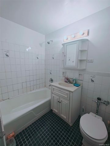 41-31 51st Street 6M, Woodside, NY 11377