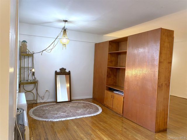 41-31 51st Street 6M, Woodside, NY 11377