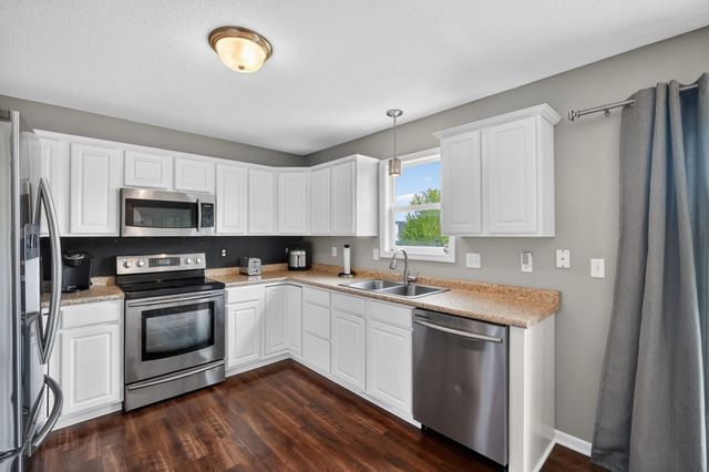 5817 NW 103rd Street, Johnston, IA 50131