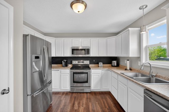 5817 NW 103rd Street, Johnston, IA 50131