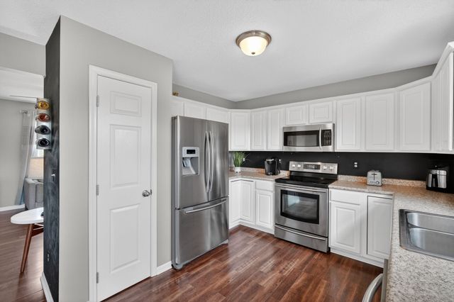 5817 NW 103rd Street, Johnston, IA 50131