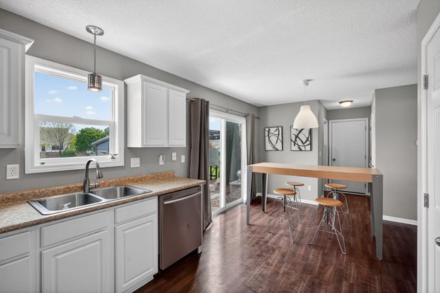 5817 NW 103rd Street, Johnston, IA 50131
