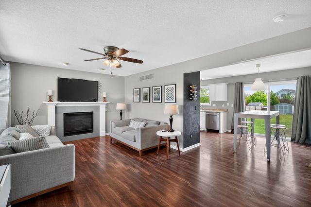 5817 NW 103rd Street, Johnston, IA 50131