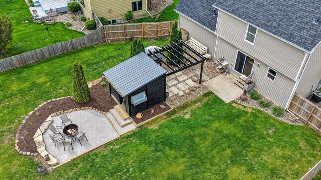 5817 NW 103rd Street, Johnston, IA 50131
