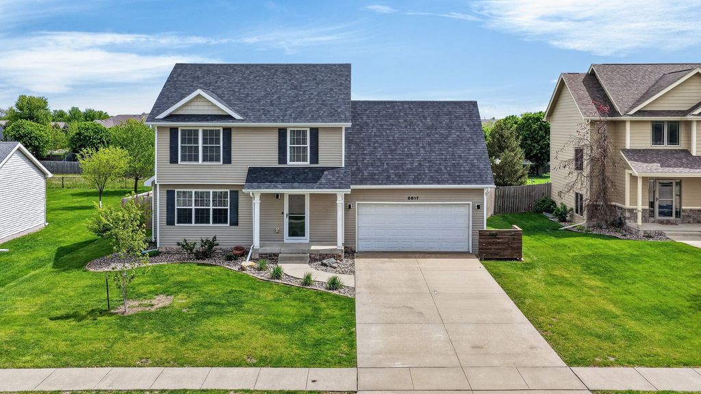 5817 NW 103rd Street, Johnston, IA 50131