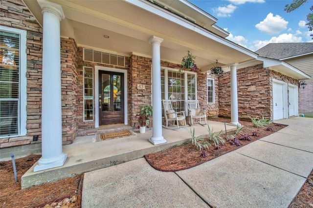 43 E Sandalbranch Circle, The Woodlands, TX 77382