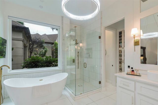 4373 W Northwest Highway, Dallas, TX 75220