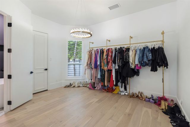 4373 W Northwest Highway, Dallas, TX 75220