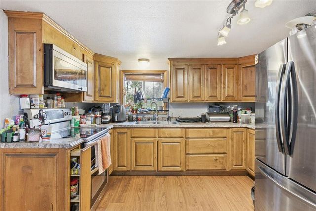 1129 Pinecroft Avenue, Medford, OR 97501