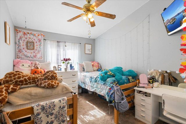 1129 Pinecroft Avenue, Medford, OR 97501