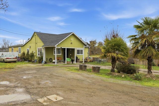 1129 Pinecroft Avenue, Medford, OR 97501