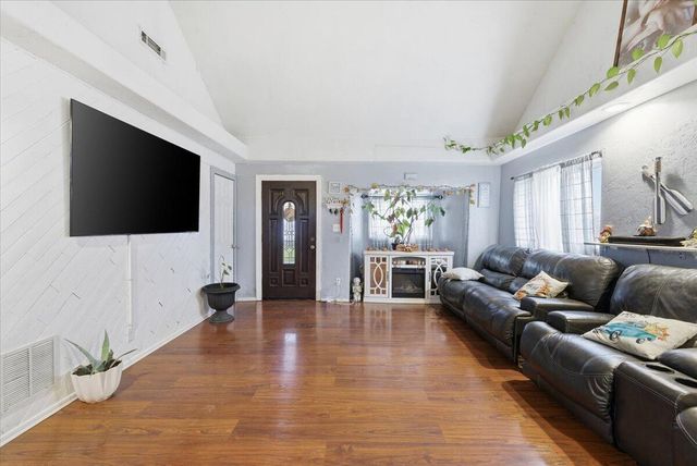 1129 Pinecroft Avenue, Medford, OR 97501