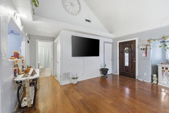 1129 Pinecroft Avenue, Medford, OR 97501