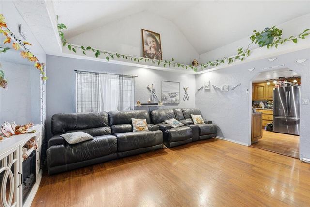 1129 Pinecroft Avenue, Medford, OR 97501