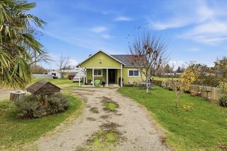 1129 Pinecroft Avenue, Medford, OR 97501