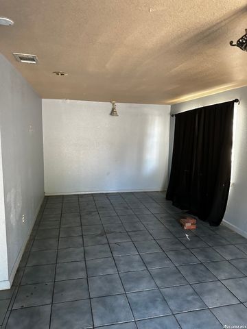 601 E ANSLEY BLVD, San Antonio, TX 78221