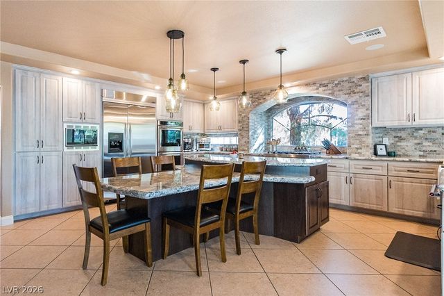 4001 Abernethy Forest Place, Las Vegas, NV 89141