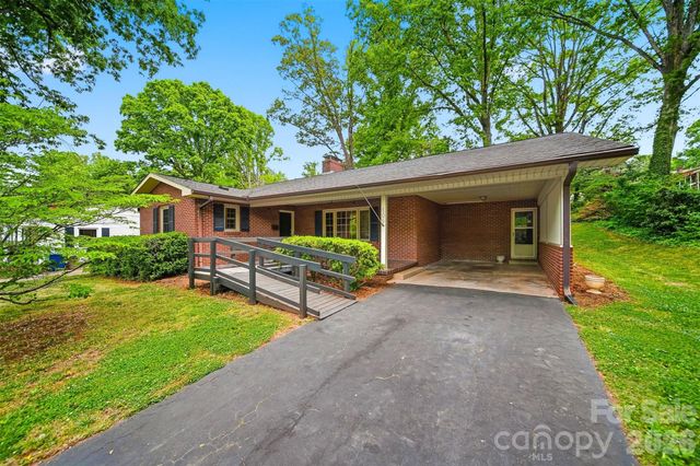 105 Ann Street, Morganton, NC 28655