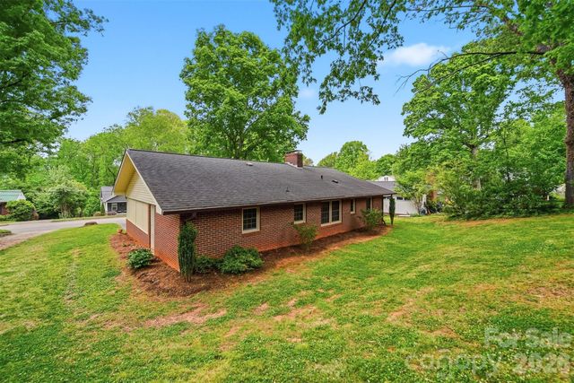 105 Ann Street, Morganton, NC 28655