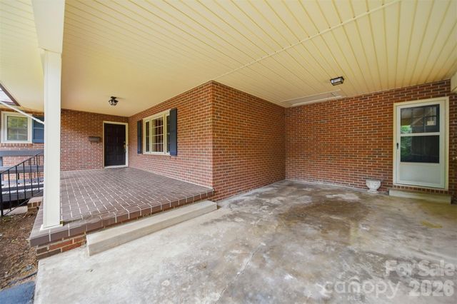 105 Ann Street, Morganton, NC 28655