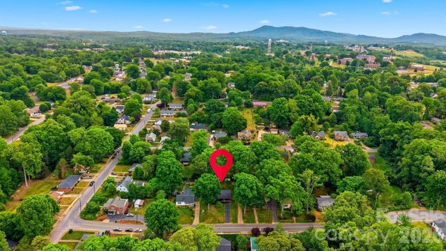 105 Ann Street, Morganton, NC 28655