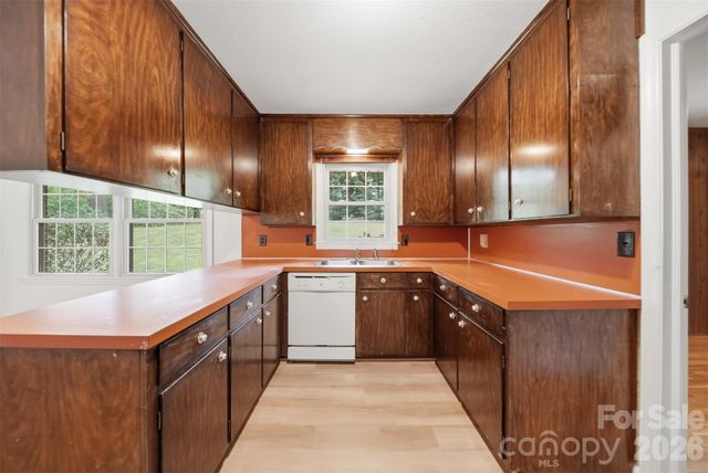 105 Ann Street, Morganton, NC 28655