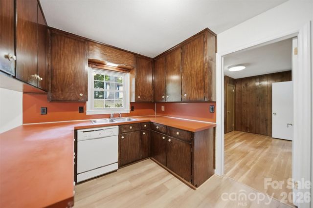 105 Ann Street, Morganton, NC 28655