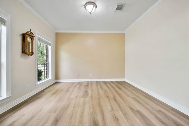 8920 Forest Lake Drive, Montgomery, TX 77316