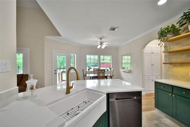 8920 Forest Lake Drive, Montgomery, TX 77316