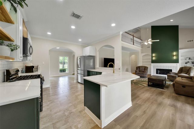 8920 Forest Lake Drive, Montgomery, TX 77316