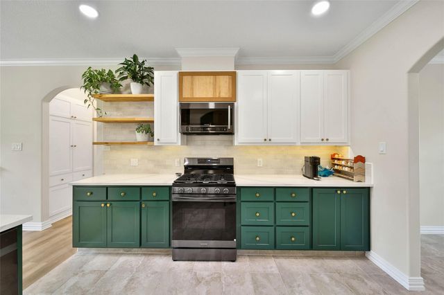 8920 Forest Lake Drive, Montgomery, TX 77316