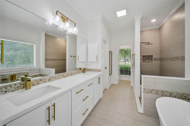 8920 Forest Lake Drive, Montgomery, TX 77316