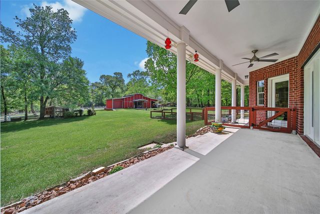 8920 Forest Lake Drive, Montgomery, TX 77316