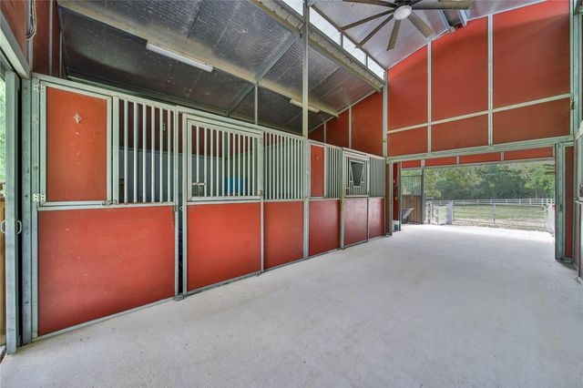 8920 Forest Lake Drive, Montgomery, TX 77316