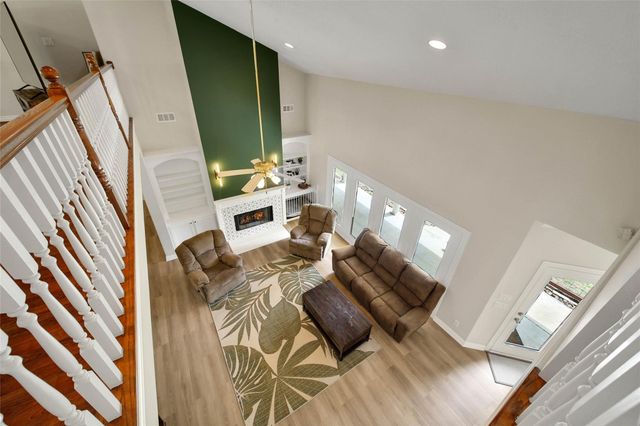 8920 Forest Lake Drive, Montgomery, TX 77316