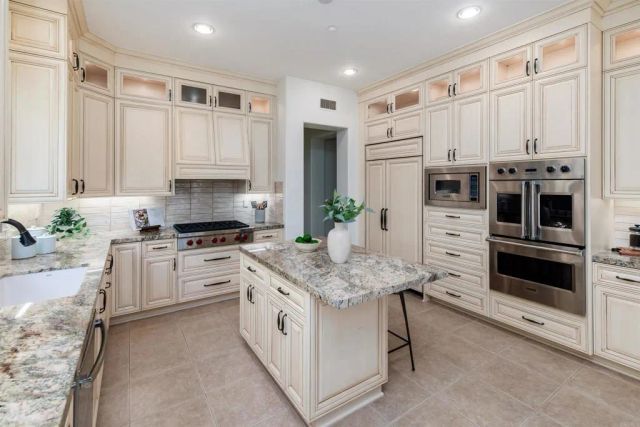 1091 Park Hill Place, Vista, CA 92081