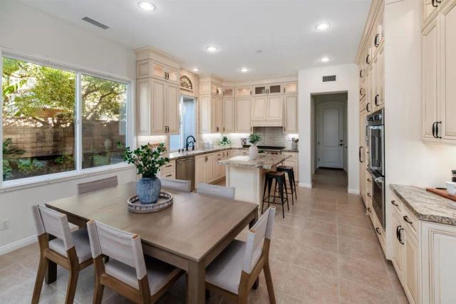 1091 Park Hill Place, Vista, CA 92081