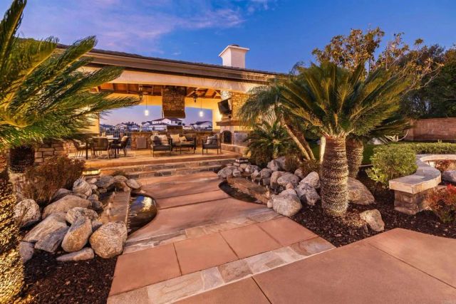 1091 Park Hill Place, Vista, CA 92081